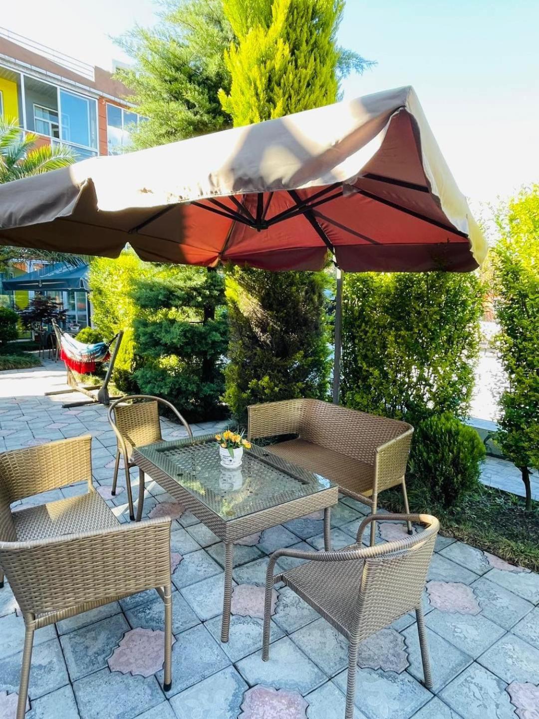 Hotel Buta Batumi Exterior foto